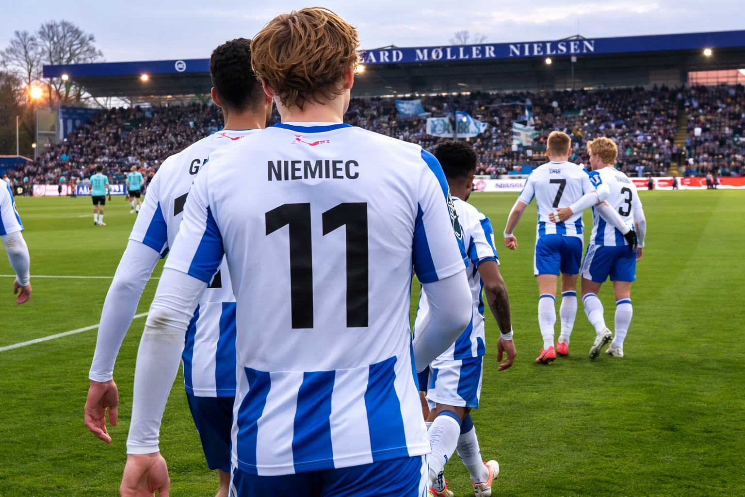 Drama på Nature Energy Park efter overtidsscoring der sikre FCK vigtige point i kampen om top-6