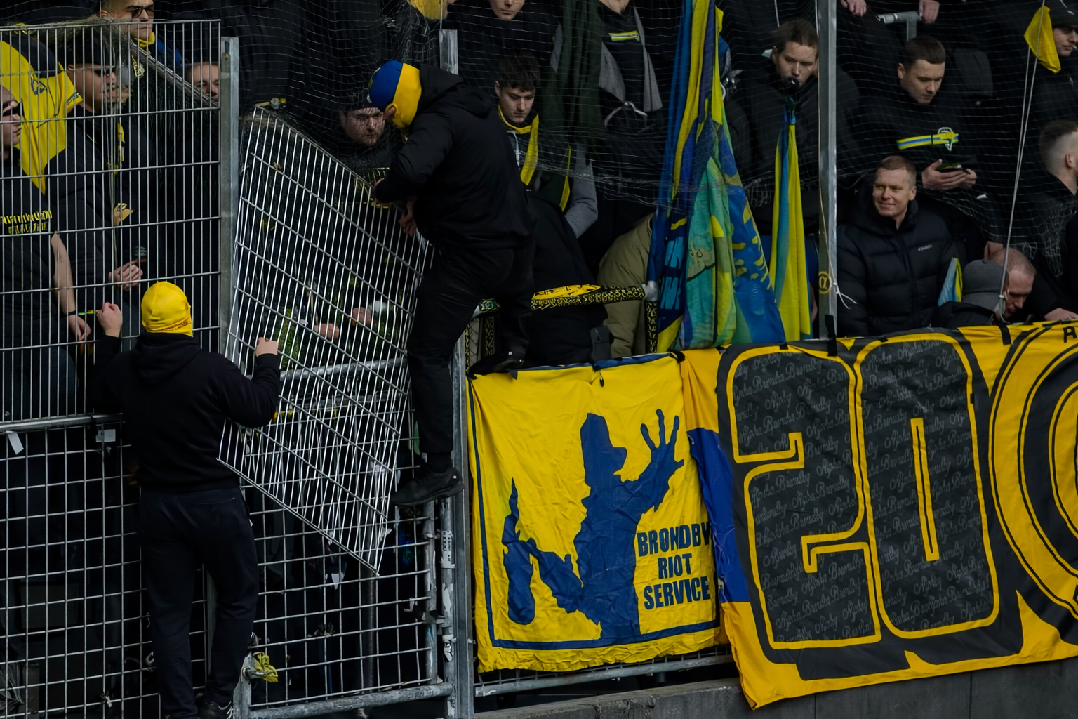 Brøndby fans får sin vilje - FC Midtjylland fjerner hegn midlertidigt