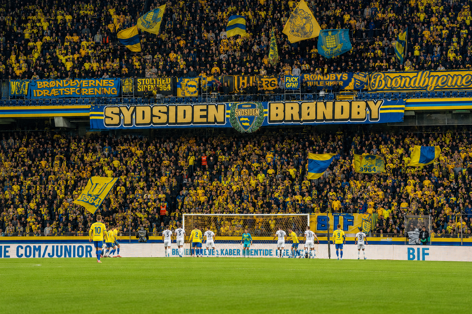 Raseri efter derby: Egne fans ramt af fontæner på Sydsiden